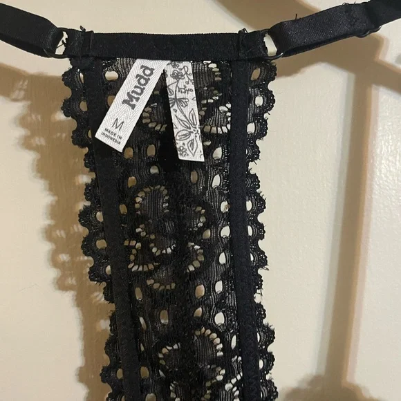 Mudd NWT black lack bralette size Medium. - Picture 2 of 3